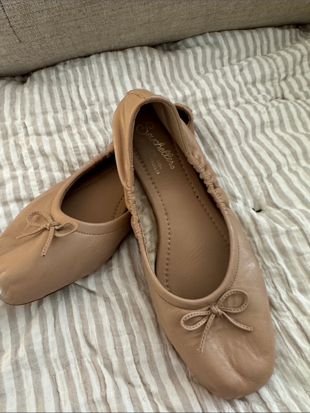 Seychelles Women's Tan Ballet Flats with Bow